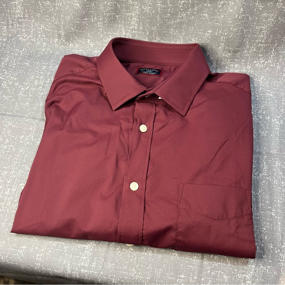 Untuckit Size Large (slim fit)